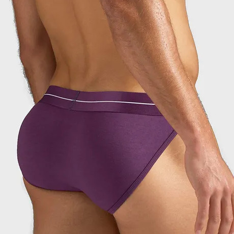 TEAMM8 Icon Sports Brief