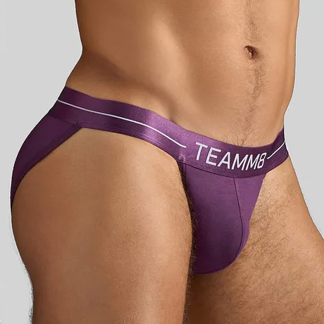 TEAMM8 Icon Sports Brief